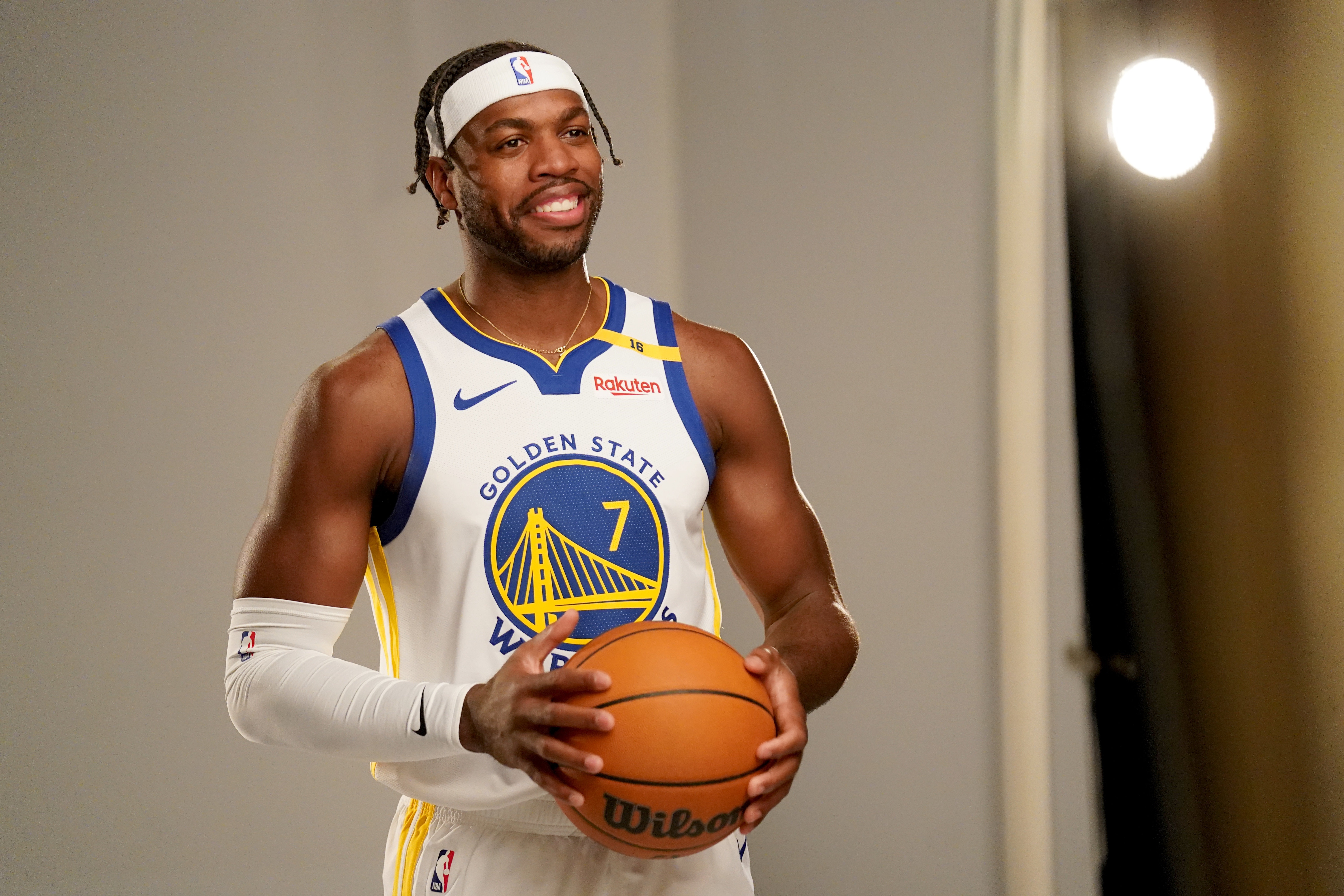 关于太阳主场遭遇惨败，被国王横扫NBA季前赛的信息